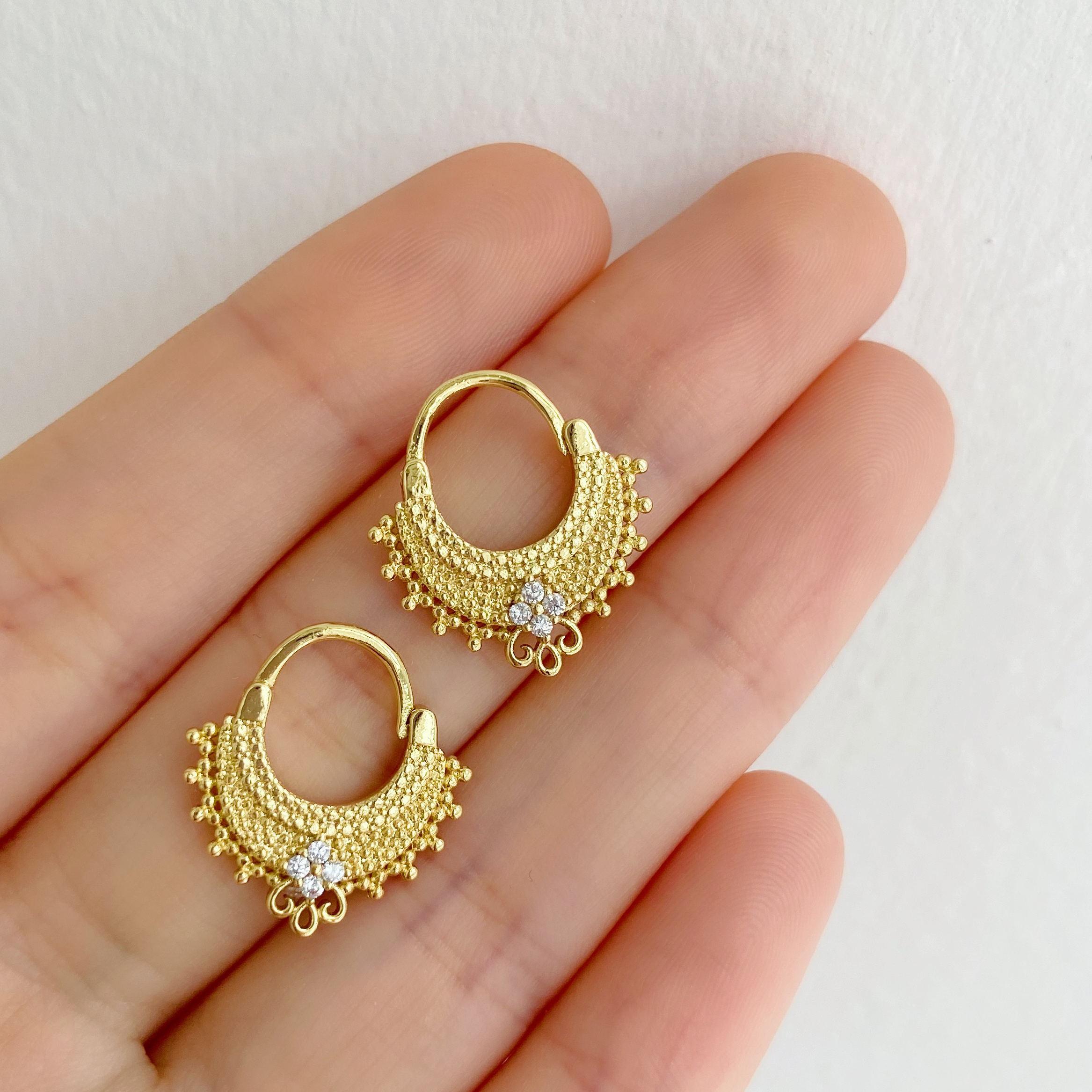 

HECHENG 1pair mini ear clip wholesale CZ lace design ethnic earrings gold Copper color copper Zircon for women