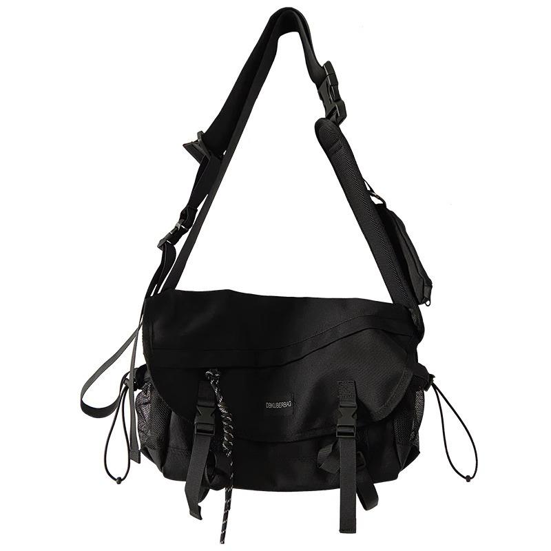 Japanischer Harajuku Tide und geschlechtsneutraler dunkel schwarzer Funktionsbeutel Koreanischer Ins Retro Werkzeug Messenger Bag mit großem Fassungsvermögen