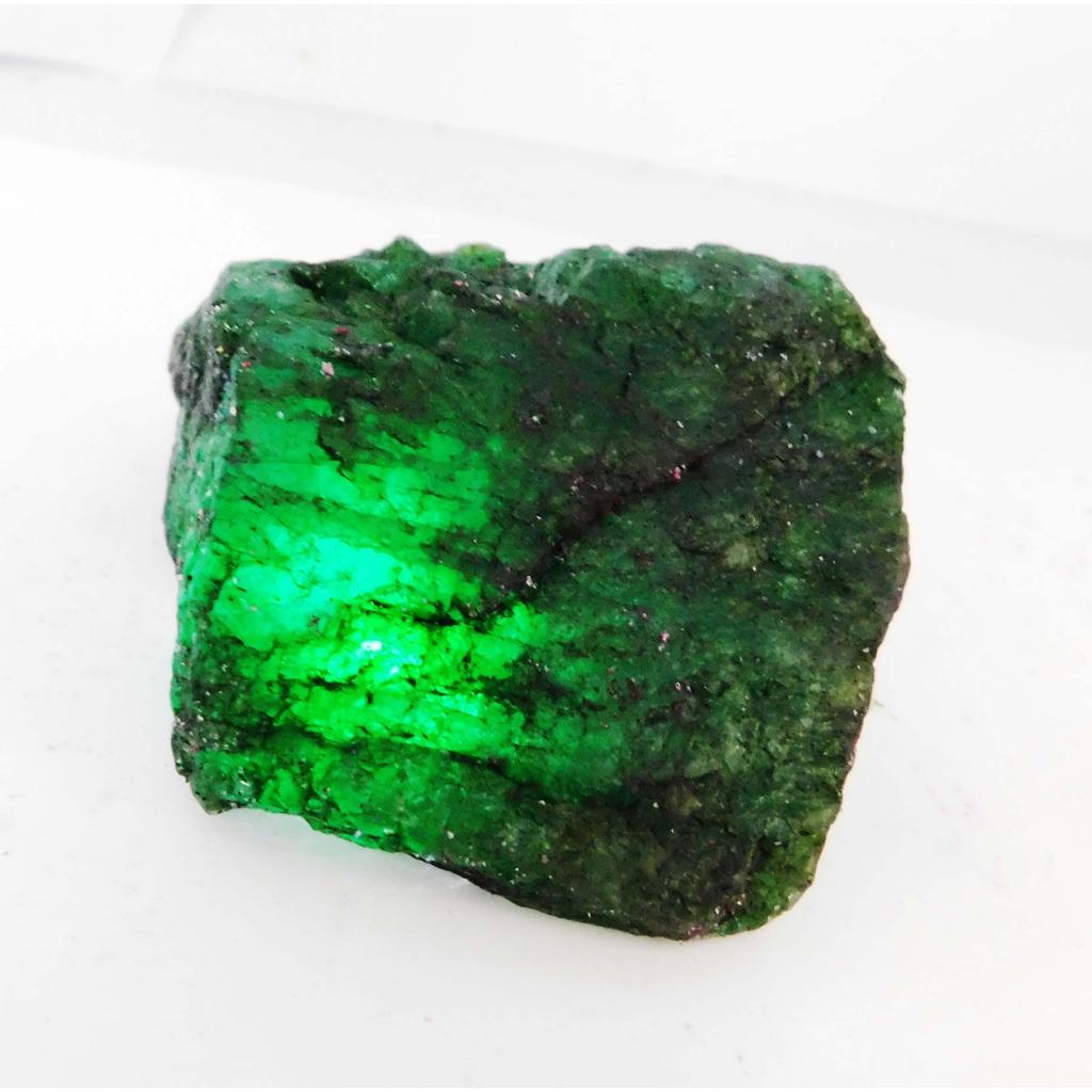 Natural Green Emerald Loose Gemstone 820 ct Rough for Lapidary and Gem Collections