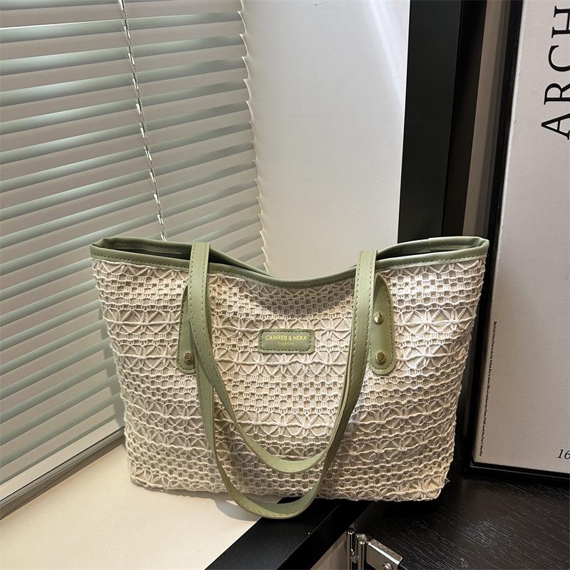 

New casual and beautiful atmosphere simple large capacity portable tote bag commuter versatile shoulder armpit bag women зелёный