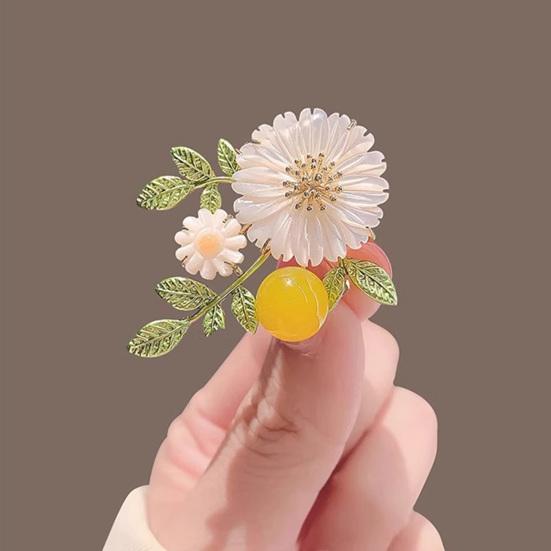 Women Brooch Bead Leaf Chrysanthemum Design Lapel Pin Non-Slip Buckle Scarf Badge Clothing Bags Accessories