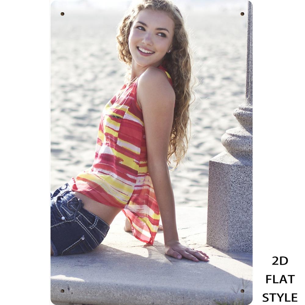 

Retro Metal Sign Beach Girl Leaning on Pillar Smiling x Inch Wall Art Decor for Home Door 20x30cm