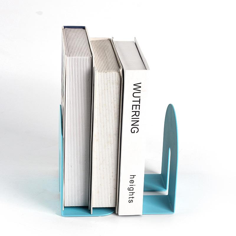 Nordisches kreatives einfaches Arbeitszimmer, Büro, Buchstützen, Bücherregal, Modellzimmer, weiche Dekoration, minimalistisches Bücherregal, Ornamente