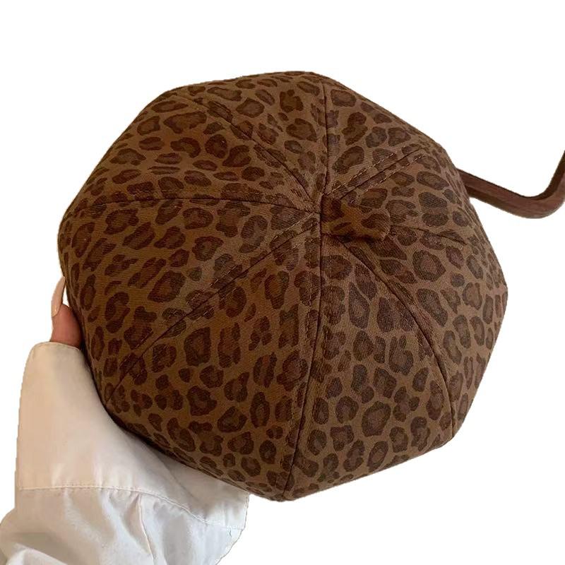 2025 Women's Leopard Print Retro Beret: Fashionable, Versatile, Large Head Circumference, Trendy Painter Hat.