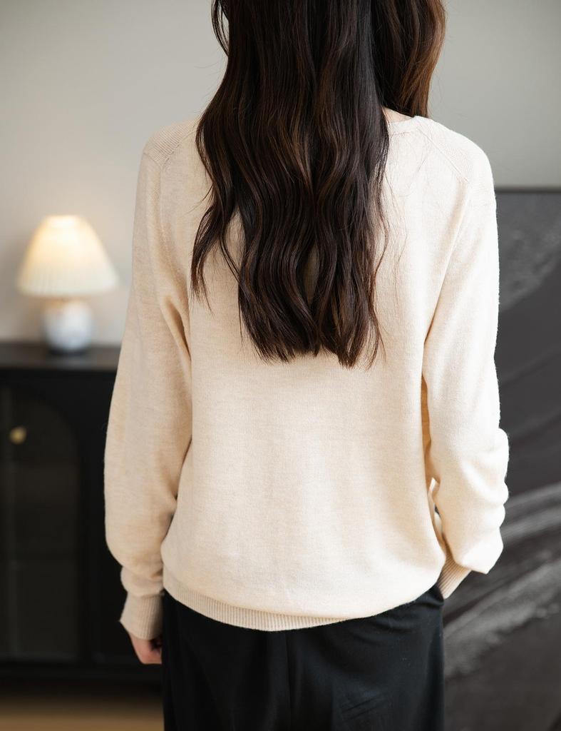 Women's Loose Fit Wool V-Neck Long Sleeve Cardigan Sweater