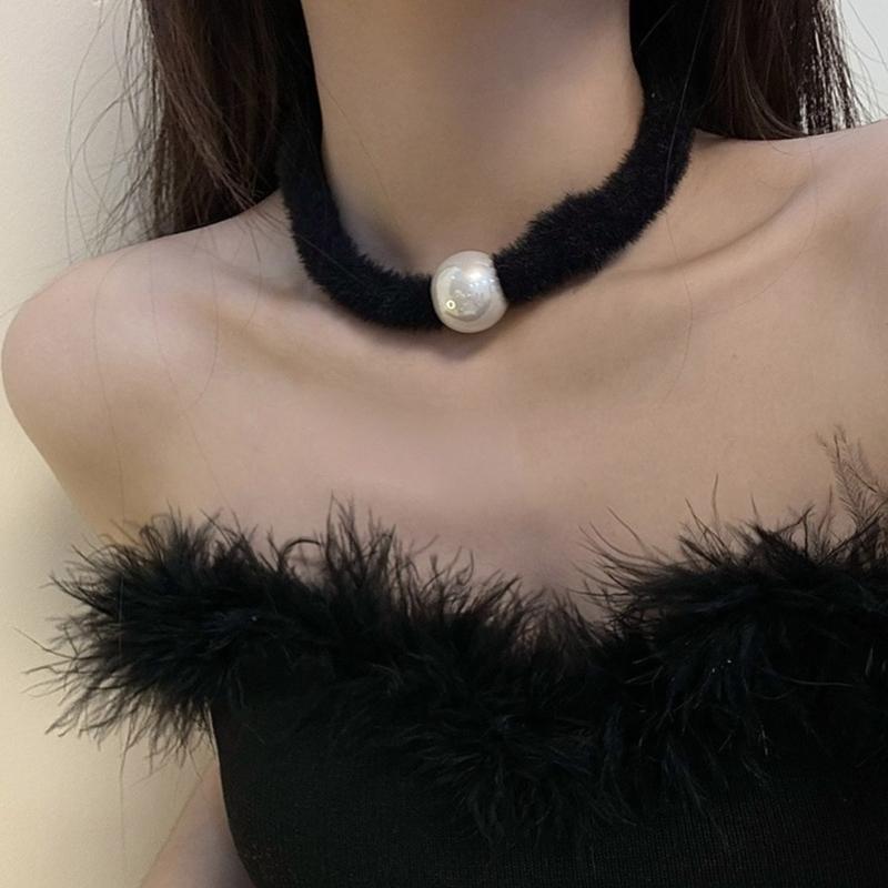 Soft Necklace Star/Round Bead Collarbone Chain Elegant Black Plush Neckchain Choker Pentagrams Accessory for Women