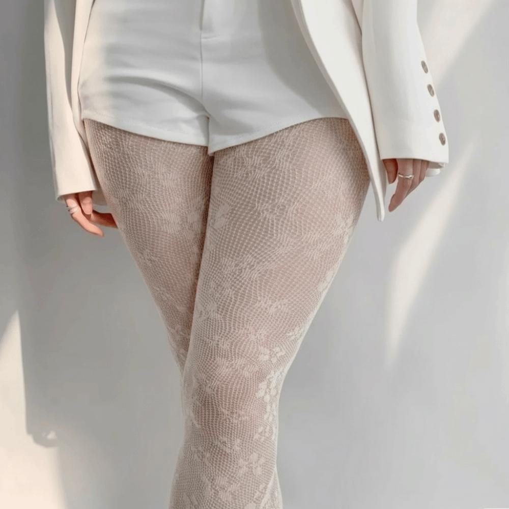 Plus Size Fishnet Stockings Jacquard Small Flowe Fashionable Fishnet Pantyhose Hollow Out Flower Pattern Lace Stockings