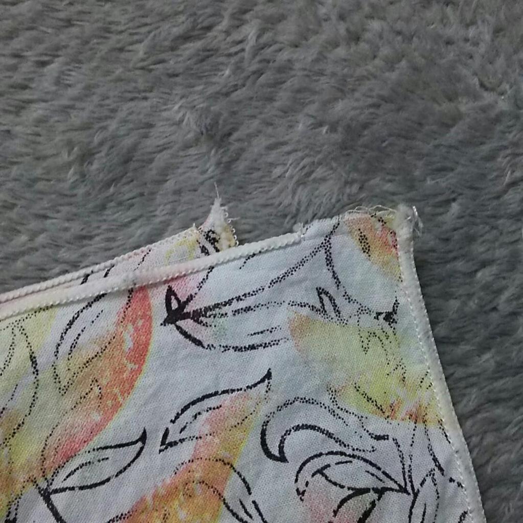 [USED] For fans of Y2K, Achieve, and K-Pop! Valosh/Resort Pattern Bandana