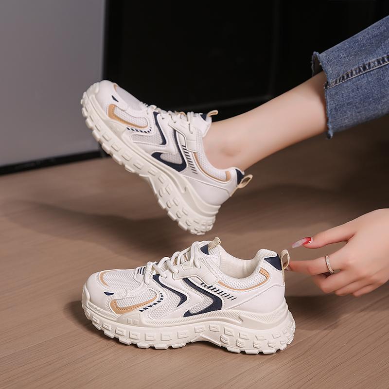 fashion 2024 New Breathable Mesh Flats Sneakers Fashion Outdoor Female Footwear Simple Round Toe Run Shoes