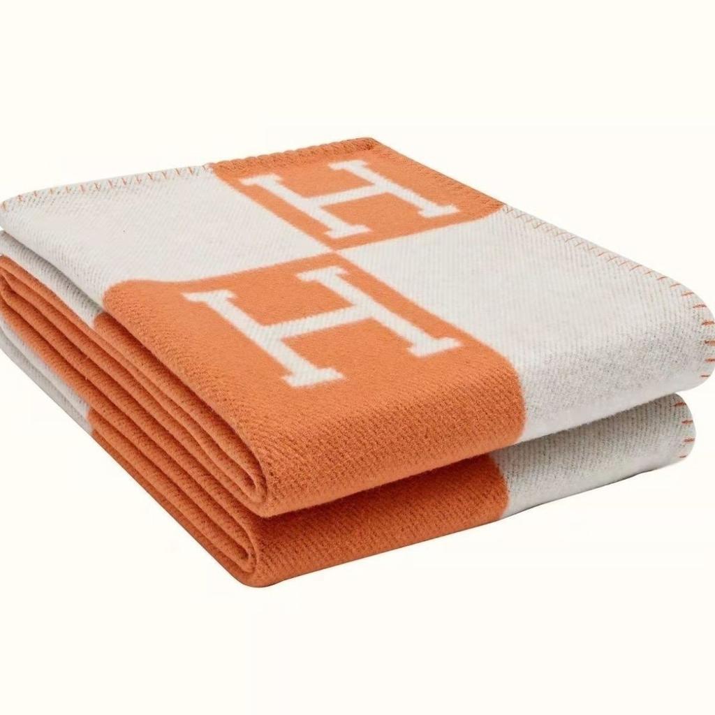 Fleece Blanket Single Blanket Air-Conditioned Blanket Sofa Cover Blanket Nap Blanket Blanket H-Letter Aviation Flight Blanket