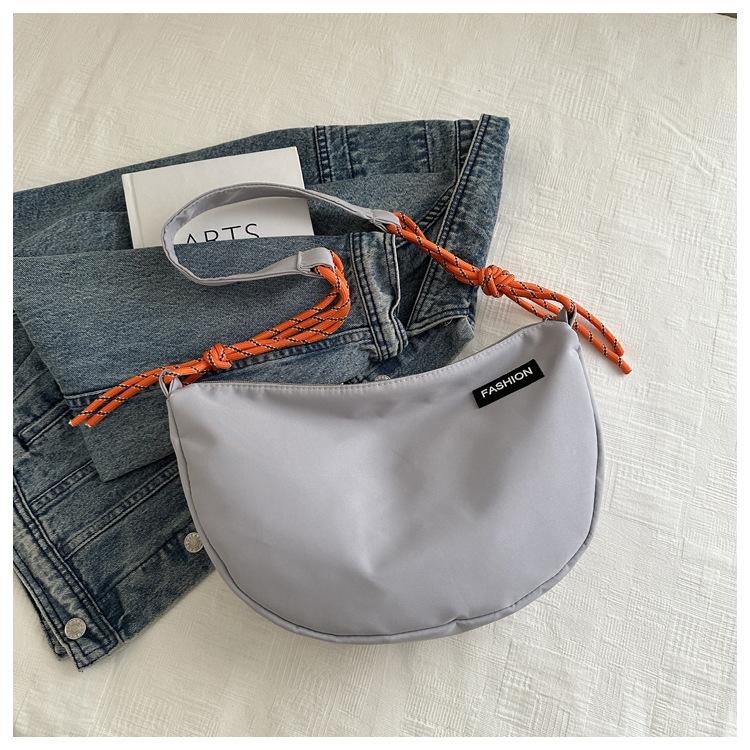 Neue geflochtener Riemen Trendige virale Umhängetasche Mode Schulter Knödeltasche