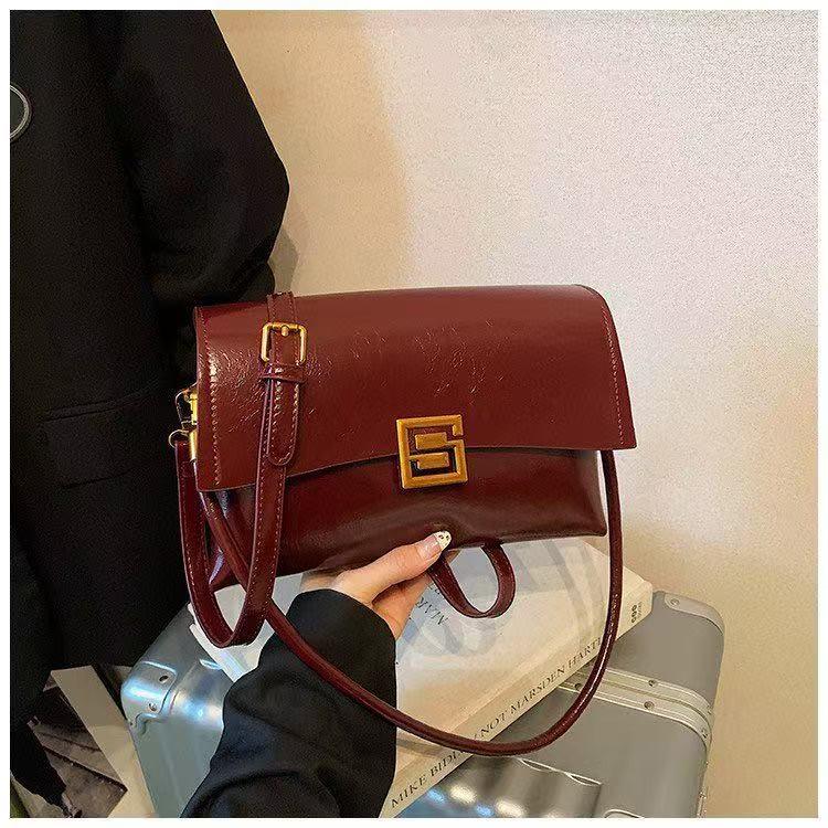 Retro Shoulder Bag for Women - High-End French Luxe, Korean Style, Exquisite Design, Versatile Underarm Bag