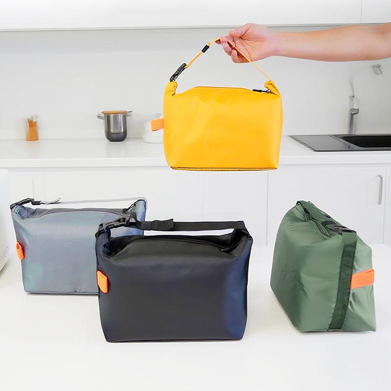 

Premium Foldable Insulated Lunch Bag - Large Capacity, Waterproof & Oil-Proof for Office Workers & Students чорний