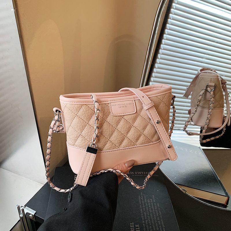 

Xiangdun Women s 2025 Fashion Diamond Lattice Chain Crossbody Hobo Bag