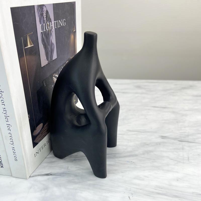 Modern Minimalist Nordic Minimalist Geometric Black Abstract Sitting Portrait Ornaments Model House Sales Office Soft Decorations
