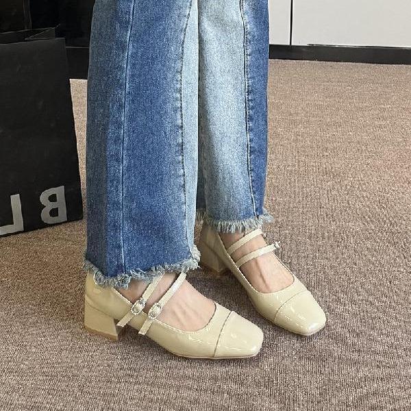 Französische Blockabsatz silberne Einzelschuhe Damen Frühling und Herbst mittlerer Absatz 2025 neu Fee Abendbrise mit Rock Mary Jane High Heels