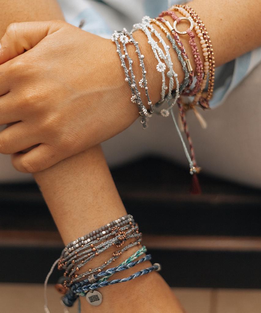 Wakami Life Is What Lab 0293 Knot Bracelet