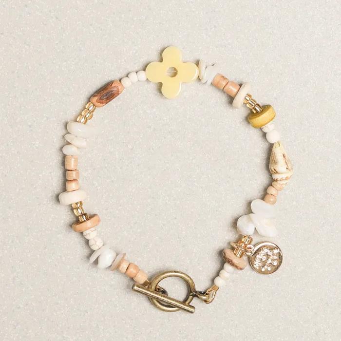Clover symbol bracelet daisy