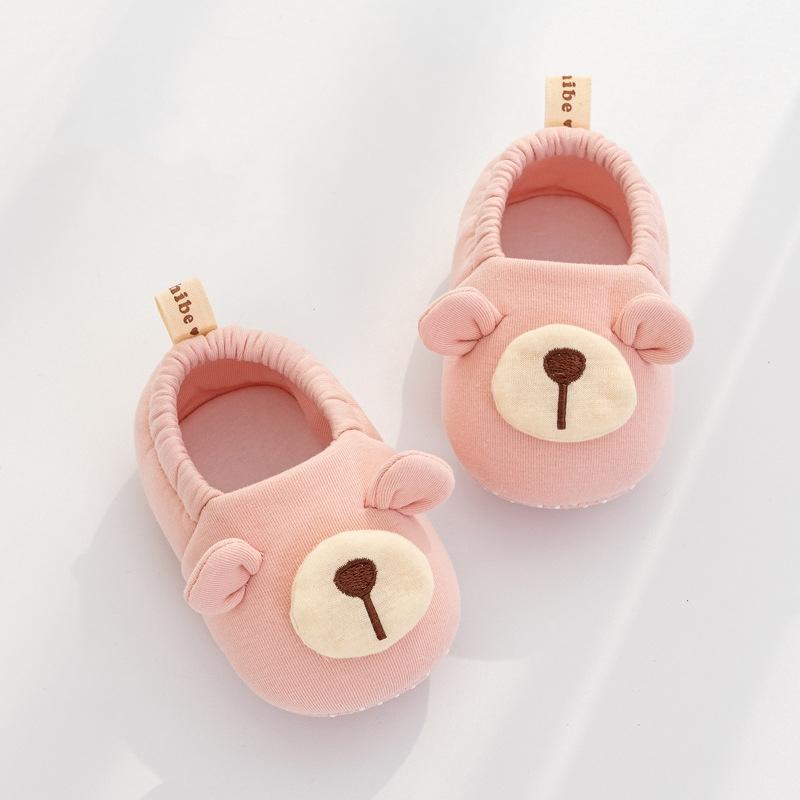 

Новые детские милые туфли с медвежонком для мальчиков и девочек, мягкая нескользящая домашняя повседневная обувь для малышей, обувь для первых прогулок от 0 до 18 месяцев 13 розовый