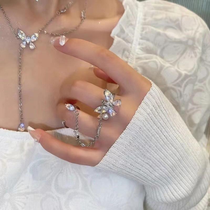 Shiny Butterfly Splicing Pearls Necklace For Women Sweet Simple Tassels Clavicle Chain Choker Trending Pendant Jewelry