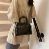 IELGY Handbag Niche Oil Wax Leather Boston Female Bag Fashion Commuter Bag