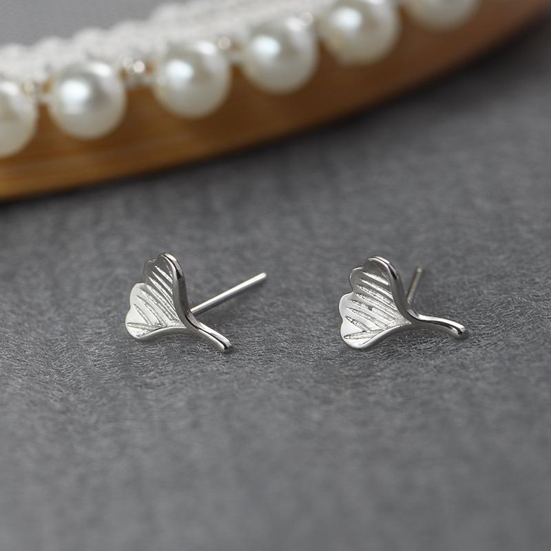 Ginkgo Biloba Leaf Stud Earrings Female Mori Sweet Leaf Campus Style Earrings Small Fresh Korean Version Niche Design Jewelry