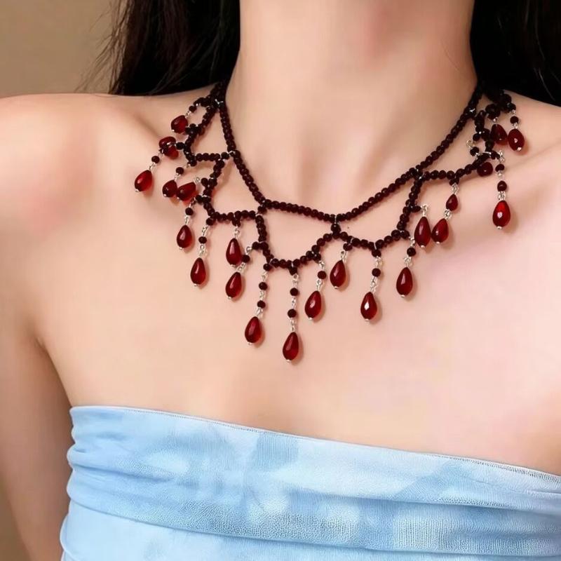 1 ks Tmavý Elegantní Jedinečný Design Červená Kapka Třásně Perlový Korálkový Vícevrstvý Náhrdelník na Klíční Kost Pro Ženy