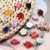 50 peças 1,5x2,5cm Mini Flor de Rosa Fita de Cetim de Poliéster Rosetas Apliques de Tecido Para Casamento Festa Roupa Costura Decoração