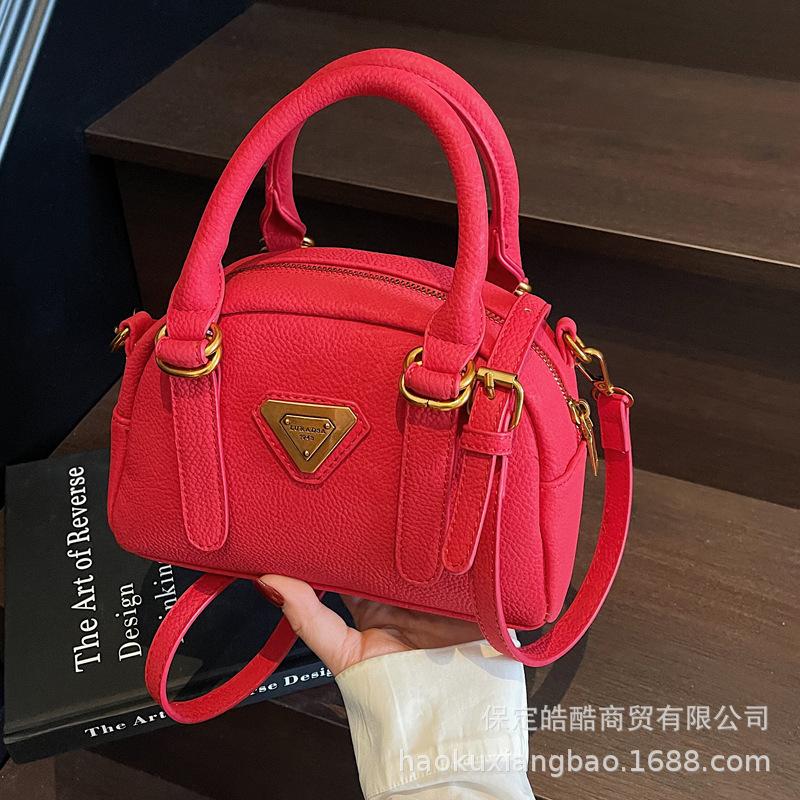 This Year's Popular Bags, Women's 2025 New Trendy Portable Pillow Bags, High-end Versatile Shoulder Bags, Messenger Bags.