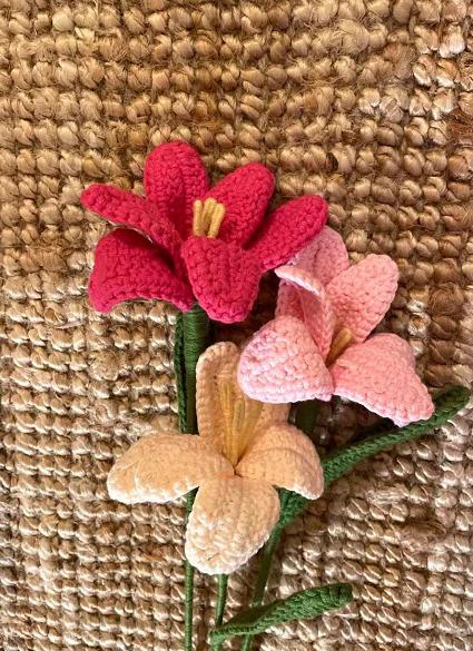 1pcs Finished Handmade Hand-knitted Yarn Crochet Tulip Artificial Flowers Bouquet Birthday Gift Wedding Home Decor