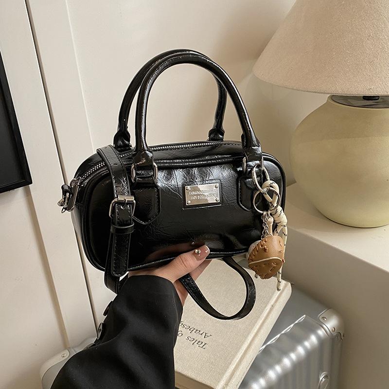 Premium Texture Small Bag Women's New Fashion Shoulder Messenger Bag Portable Work Pillow Bag