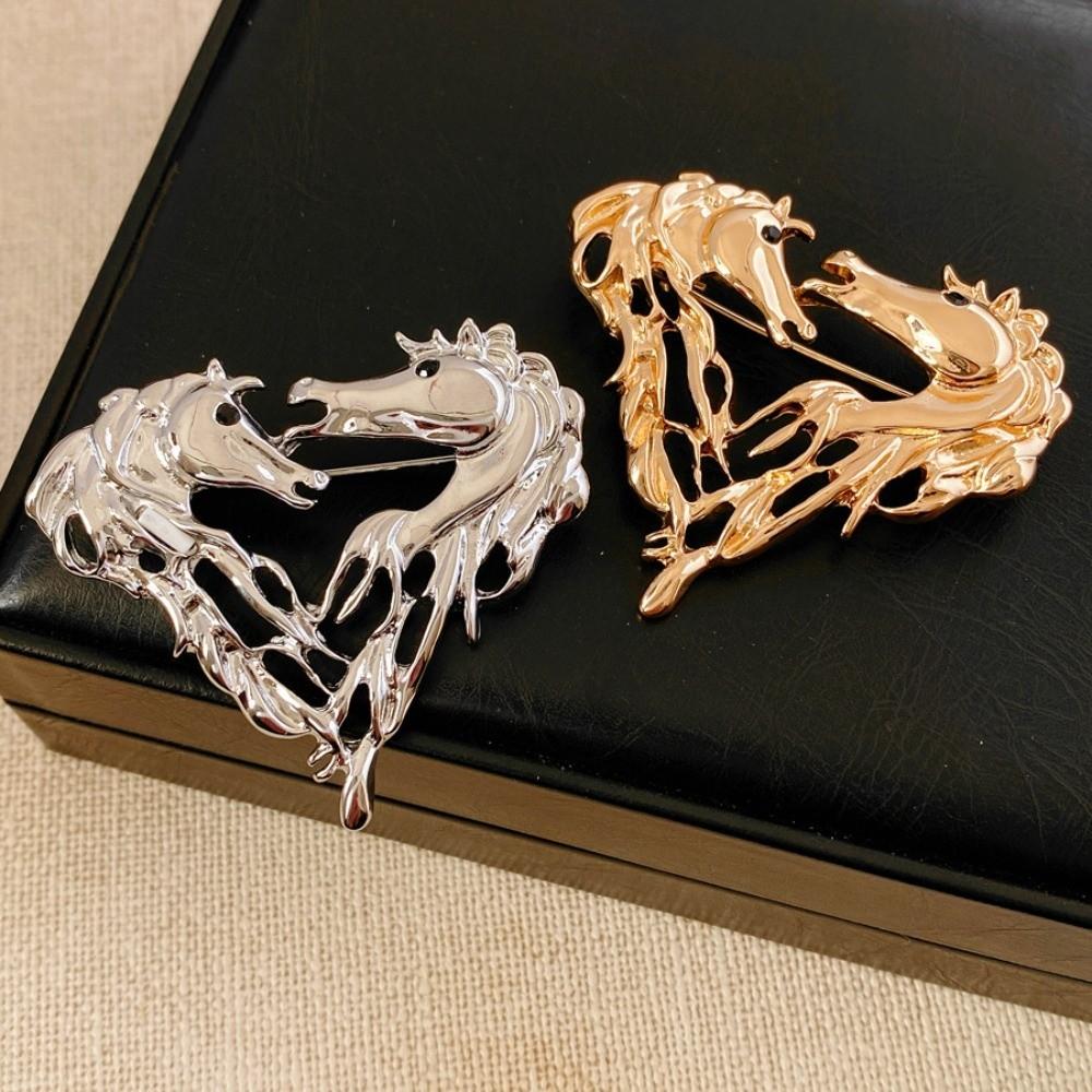 Horse Year Zodiac Animal Pins Zinc Zinc Alloy Hollow-out Metal Pony Badge Pin Zodiac Horse Head Brooch Gift