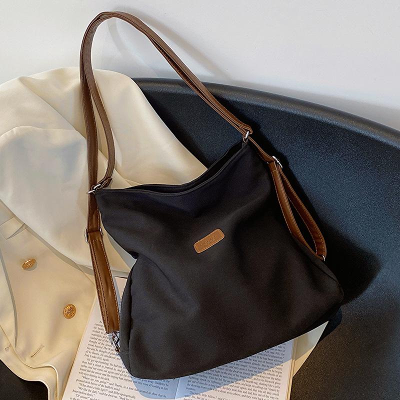 

Fashion popular bag women s 2025 autumn new simple fashion shoulder bag fashion casual large capacity tote bag