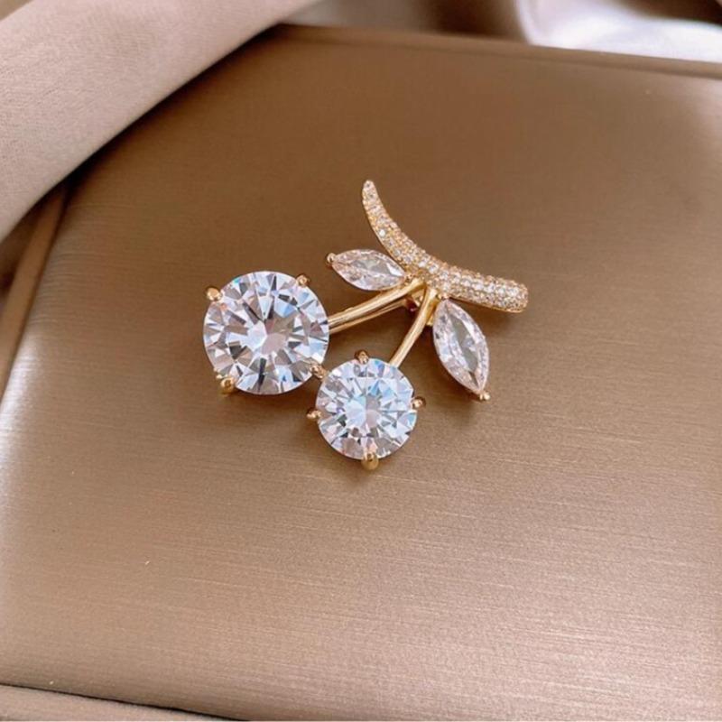 

1pc Exquisite Cherry Brooch for Women Chic Cherry Fruit Pins Trendy Accessories Party Summer Holiday Gift