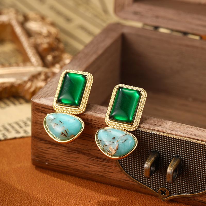 

Vintage Geometric Emerald Gemstone Earrings with Silver Needle