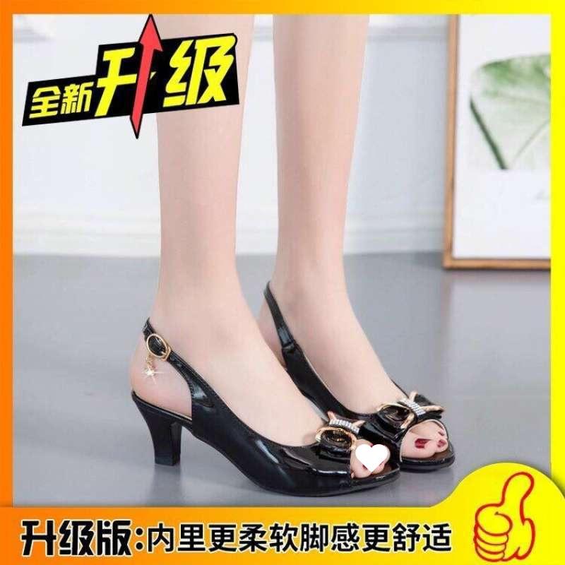 Fish mouth sandals women's thick heel 2025 spring and summer new one-word buckle high heels Korean version versatile medium heel shallow mouth women's