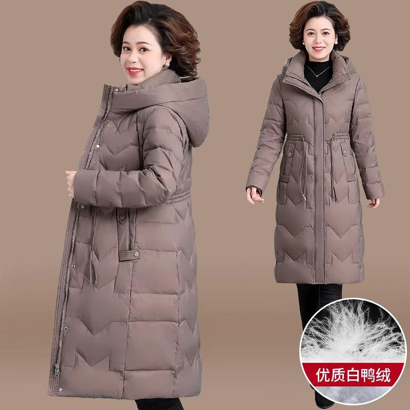 Middle-aged and elderly women's winter down jacket 2024 new mother autumn and winter long clothes women's middle-aged winter coat