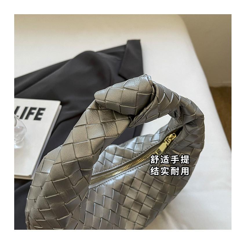 IELGY Hand-Woven Bag All-Match Underarm Bag One-Shoulder Portable Dumpling Bag