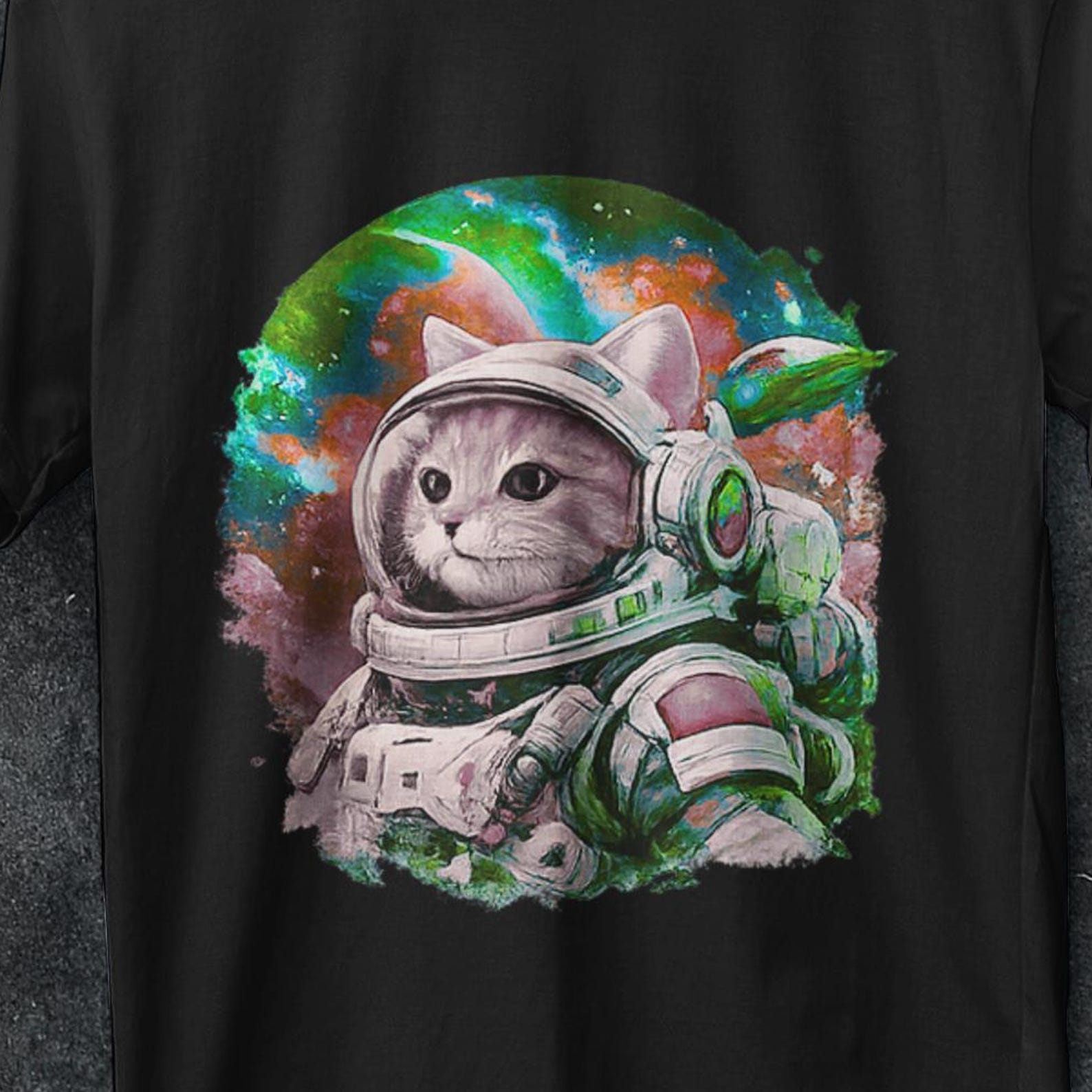 Cat astronaut shirt, Japanese cat shirt, japanese t shirt, japanese Retro Cat shirt, Vintage T Shirt, cat astronaut shirt. cat moon t shirt M