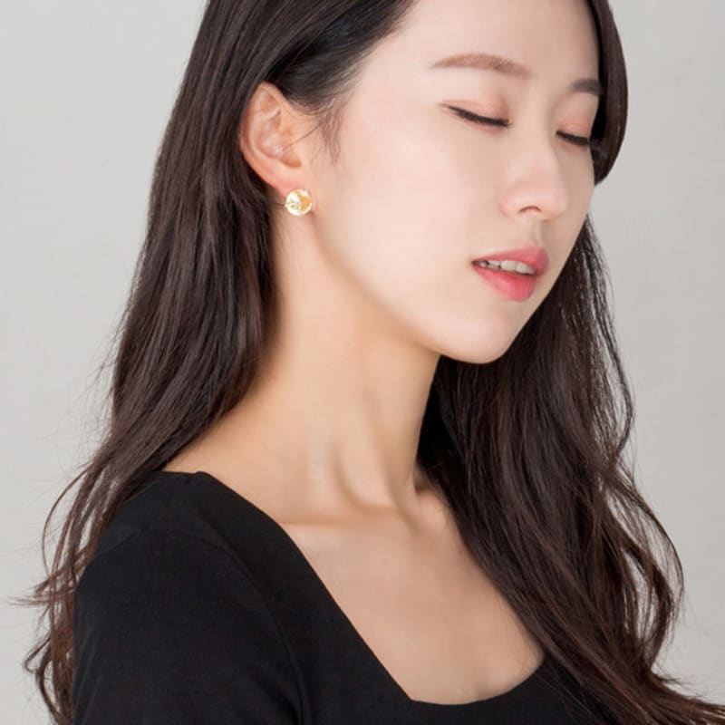 AUGUST ALICE 14K Lotus Cubic Earrings