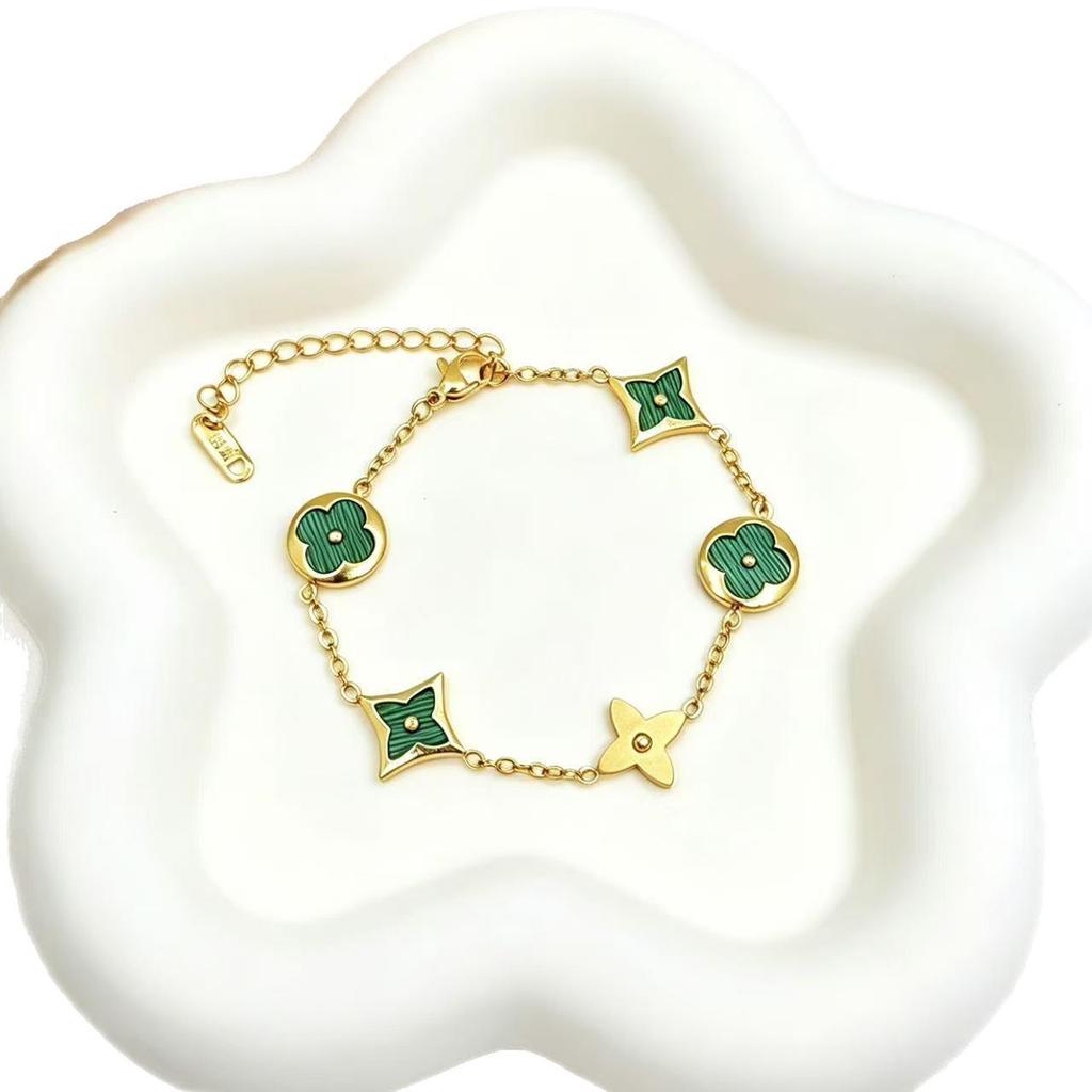 Four-Leaf Clover Gold Plated Stainless Steel Bracelet - Shell Design