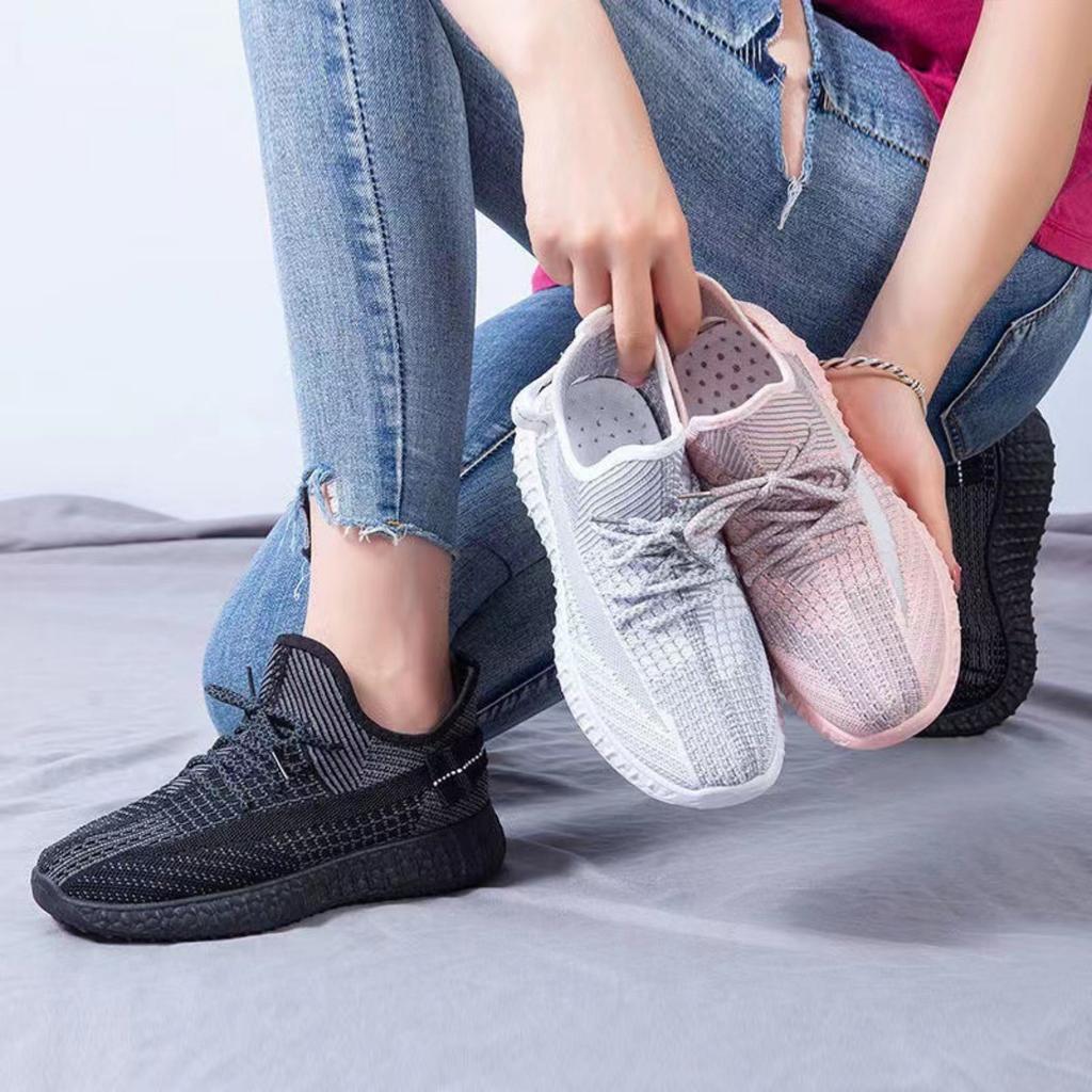 2025 New Style Shoes Casual Men Shoes Soft Sole Breathable Fashionable Light Slipper Women Shoes Single-layer Shoes