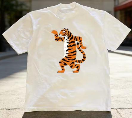 T-shirt Stampata con Nuovo Motivo Estivo Adatta Sia a Uomini Che a Donne Realizzata in Puro Cotone T-shirt alla Moda e Versatile