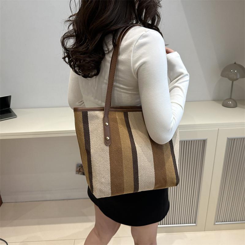 Trendy 2024 Summer Fashionable Canvas Tote Bag With Spacious Interior For Women
