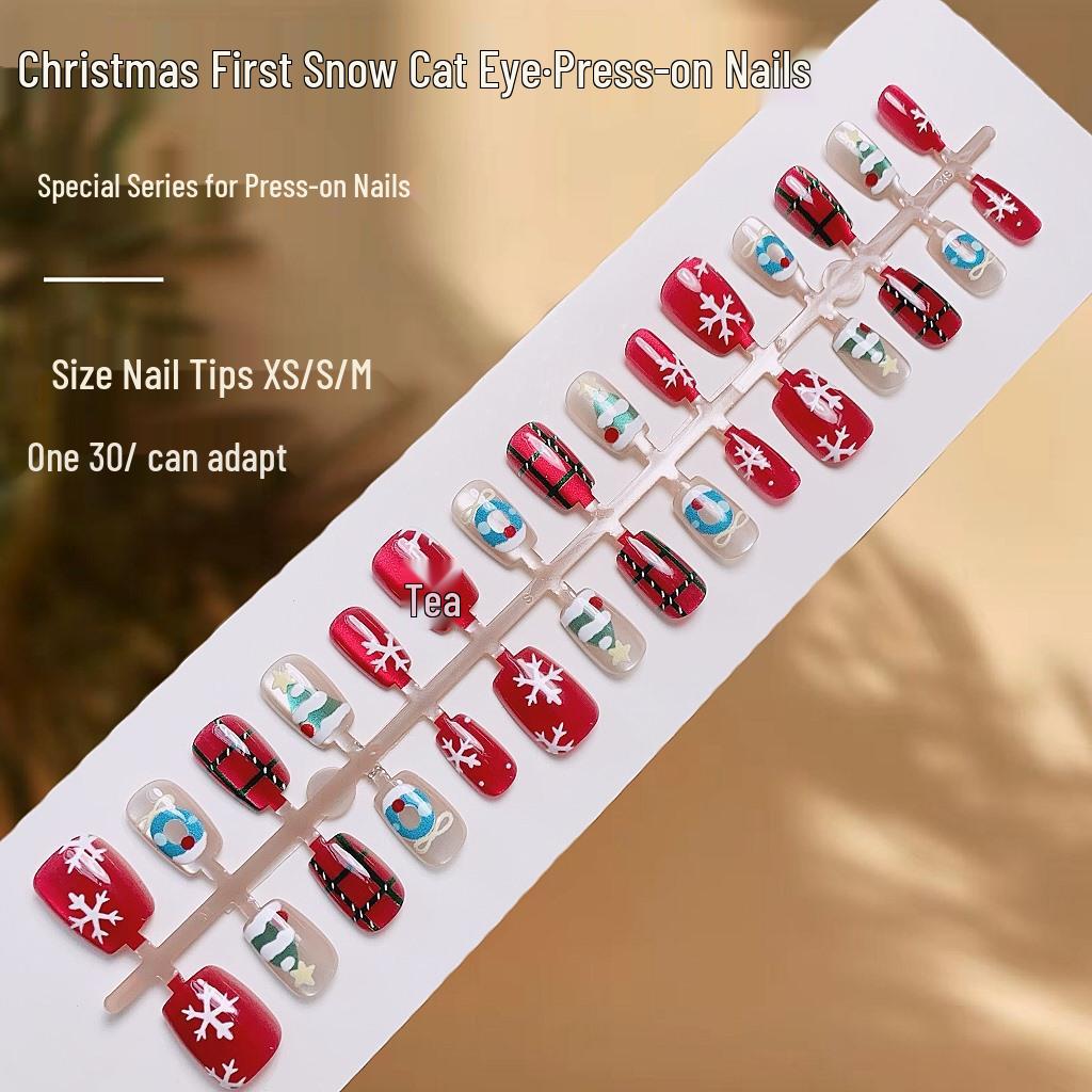 

Christmas First Snow Cat Eye Wearable Cute Whitening False Nails