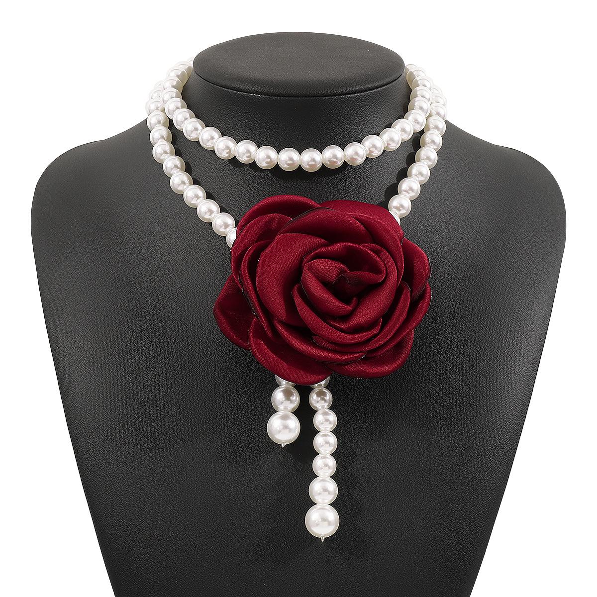

Retro temperament pearl fabric rose necklace, elegant winding wind flower collarbone chain woman червоний