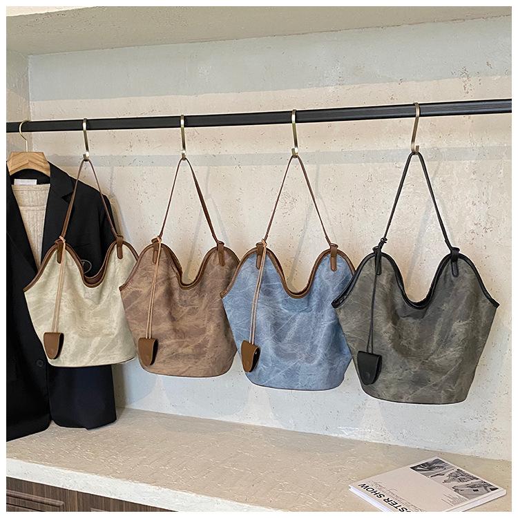 Retro Capacity Bag Women's 2025 New Trendy Korean Contrasting Color Casual Tote Bag Niche Fashion Versatile Armpit Bag