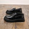22 scarpe taglia grande scarpe a testa larga laccate suola spessa scarpe in pelle rialzanti