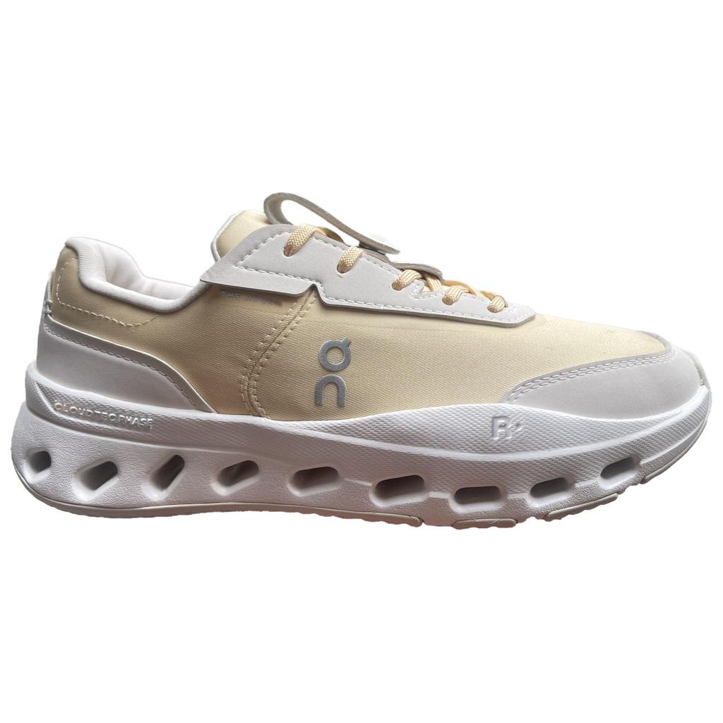 On THE ROGER Low top Tennis Shoes Women's Light Beige White 3WG10325198