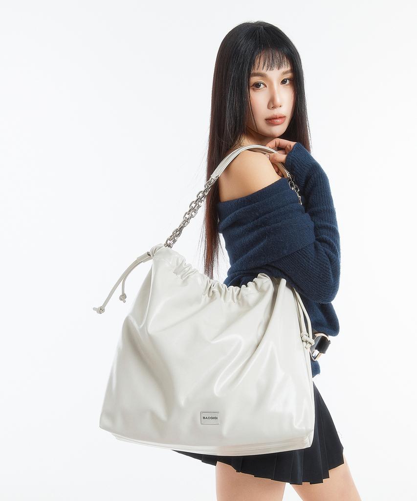 Badgigi Chain Drawstring Bag Light Grey